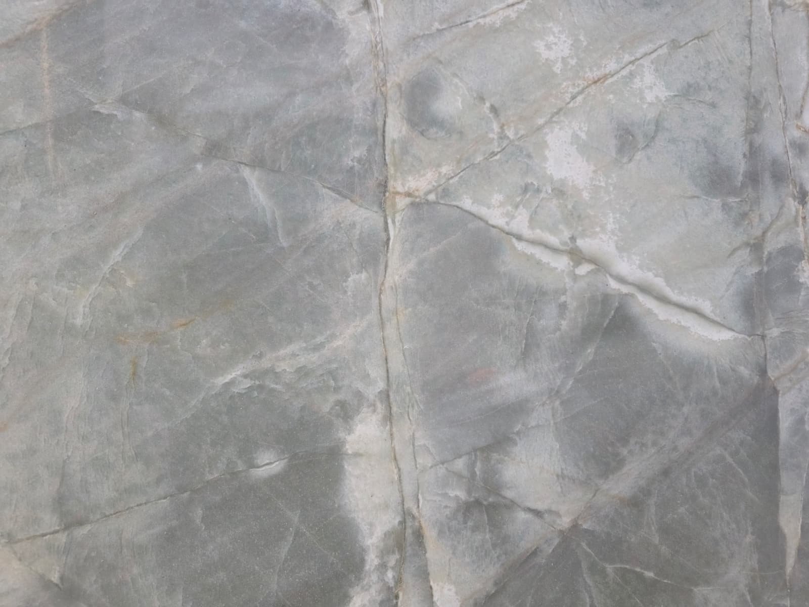 אזמרלדה מבריק